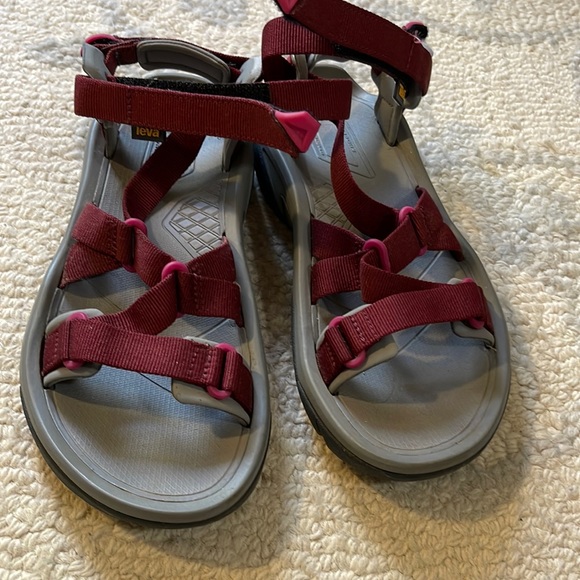 Teva Shoes - Womens Teva size 8
